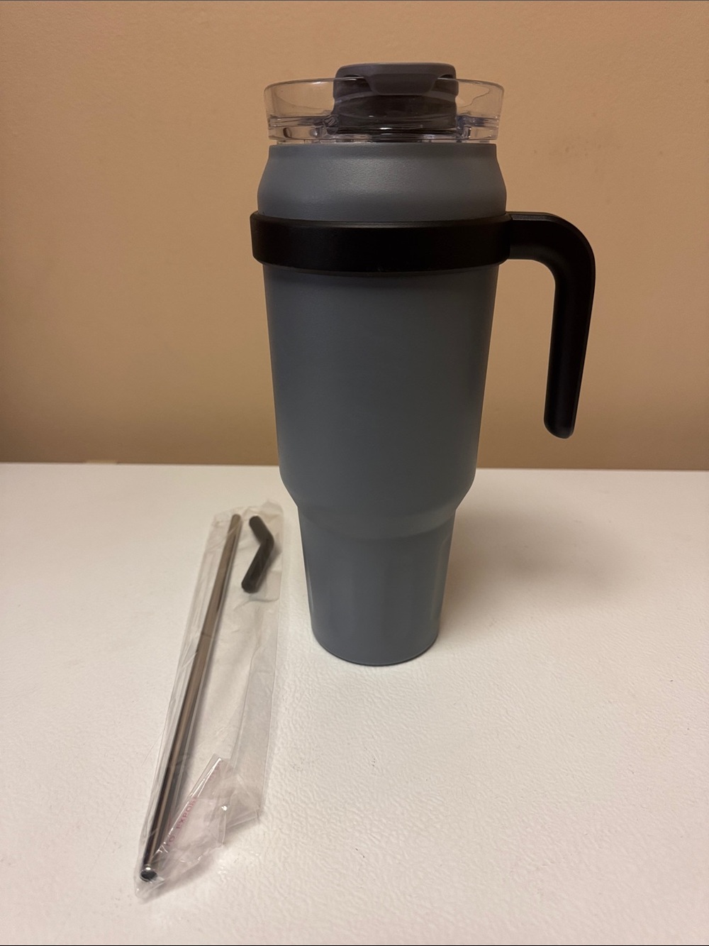 Insulated Travel Mug with Handle and Reusable Straw - Gray